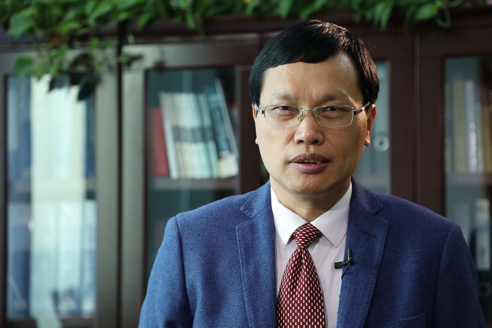 著名经济学家、北京理工大学教授 胡星斗
